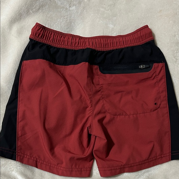 Old Navy Above Knee StretchTech Shorts for boys - Picture 4 of 5